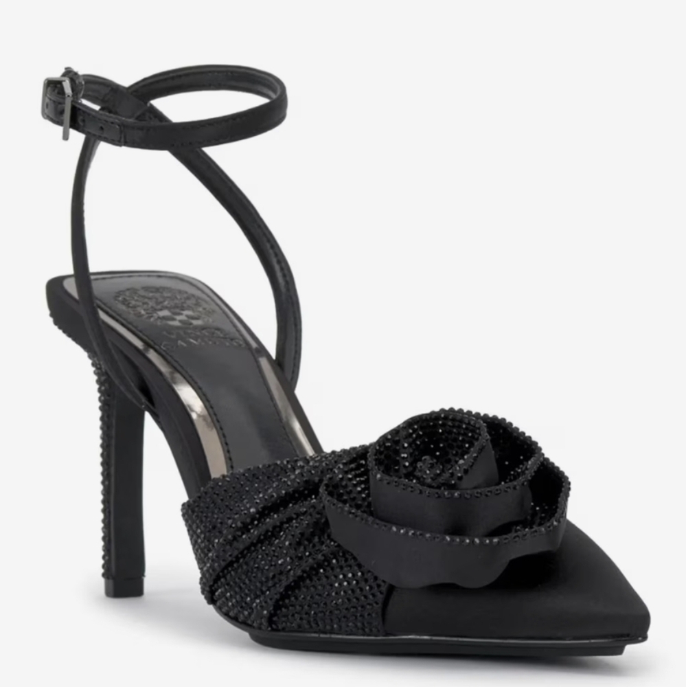 New Vinve Camuto Bonitaa Pumps in Black